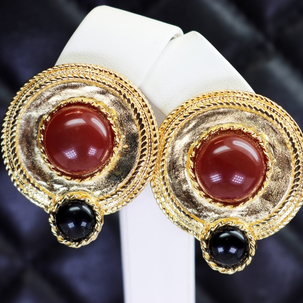 Vintage Carnelian & Onyx Gold Disc Earrings